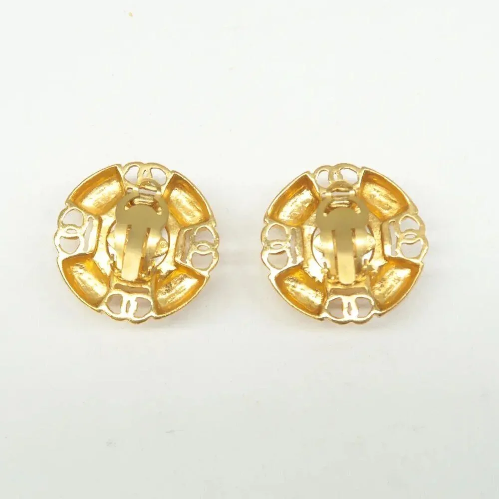 100% Authentic CHANEL Gold Metal CC Pearl Clip-On Earrings 646-092924